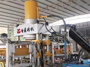 透水磚機(jī) 瑜鼎靜壓磚機(jī)生產(chǎn)砂基透水磚壓力大成型速度快