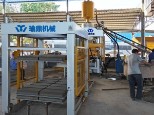 砂基透水磚機(jī) 全自動透水磚機(jī) 瑜鼎靜壓磚機(jī)