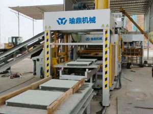 1000噸靜壓制磚機(jī)生產(chǎn)仿石路面磚